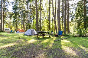 Riverbend Cottages & RV Resort