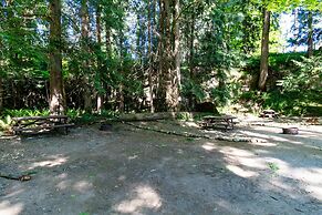 Riverbend Cottages & RV Resort