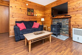 Riverbend Cottages & RV Resort