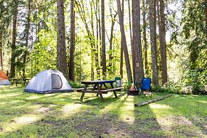 Riverbend Cottages & RV Resort