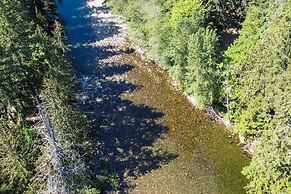 Riverbend Cottages & RV Resort