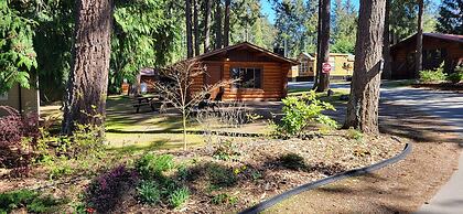 Riverbend Cottages & RV Resort