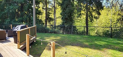 Riverbend Cottages & RV Resort