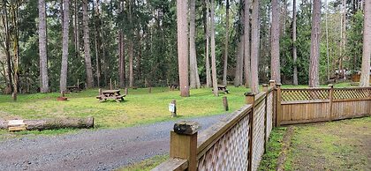 Riverbend Cottages & RV Resort