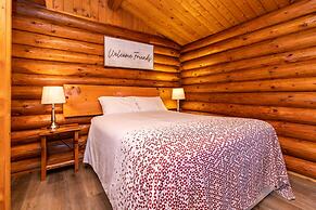 Riverbend Cottages & RV Resort