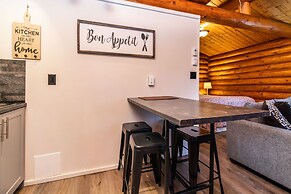 Riverbend Cottages & RV Resort