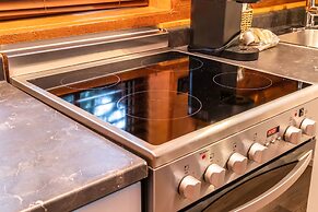 Riverbend Cottages & RV Resort