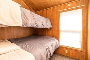 Riverbend Cottages & RV Resort