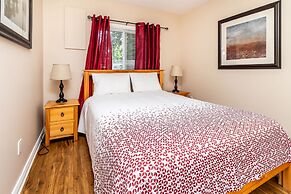 Riverbend Cottages & RV Resort