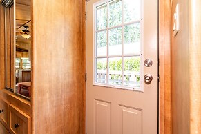 Riverbend Cottages & RV Resort