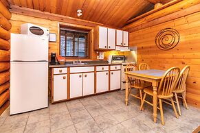 Riverbend Cottages & RV Resort