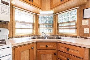 Riverbend Cottages & RV Resort