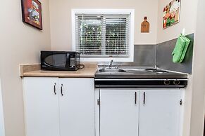 Riverbend Cottages & RV Resort