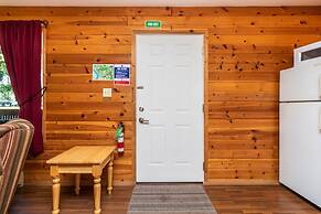 Riverbend Cottages & RV Resort