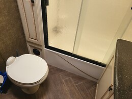 Riverbend Cottages & RV Resort