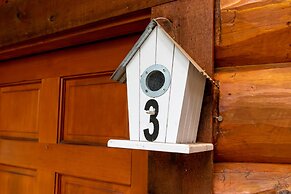 Riverbend Cottages & RV Resort