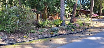 Riverbend Cottages & RV Resort