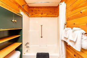 Riverbend Cottages & RV Resort