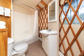 Riverbend Cottages & RV Resort