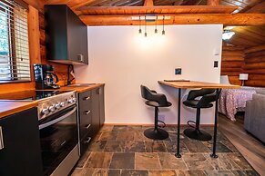 Riverbend Cottages & RV Resort