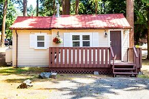 Riverbend Cottages & RV Resort