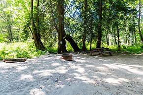 Riverbend Cottages & RV Resort