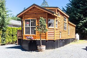 Riverbend Cottages & RV Resort