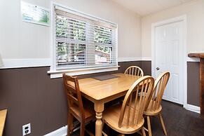 Riverbend Cottages & RV Resort