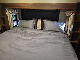 Riverbend Cottages & RV Resort