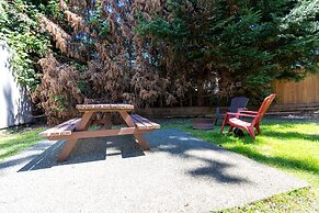 Riverbend Cottages & RV Resort