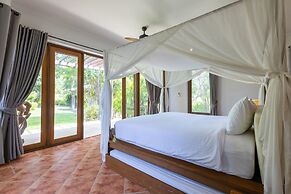 Large 6 Bed Luxury Villa on the Golf Course (PHJ)