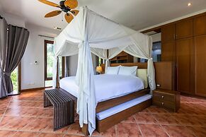 Large 6 Bed Luxury Villa on the Golf Course (PHJ)