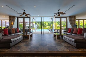 Large 6 Bed Luxury Villa on the Golf Course (PHJ)