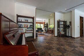 Large 6 Bed Luxury Villa on the Golf Course (PHJ)