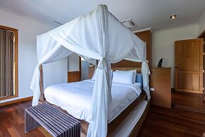 Large 6 Bed Luxury Villa on the Golf Course (PHJ)