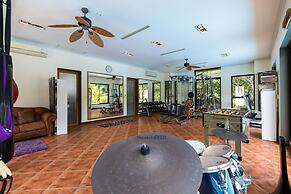 Large 6 Bed Luxury Villa on the Golf Course (PHJ)