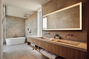 TRUNK HOTEL YOYOGI PARK