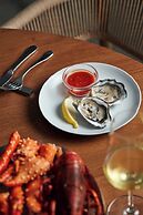 TRUNK HOTEL YOYOGI PARK