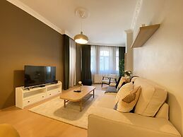 Chic Spacious Flat Near Istiklal Avenue in Beyoglu