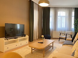 Chic Spacious Flat Near Istiklal Avenue in Beyoglu