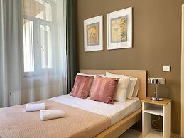 Chic Spacious Flat Near Istiklal Avenue in Beyoglu