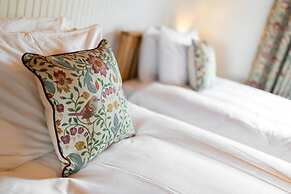 Bellrock View - Traditional Coastal Retreat