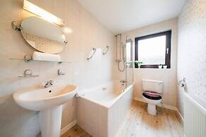 Bellrock View - Traditional Coastal Retreat