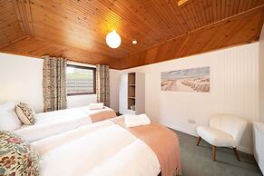 Bellrock View - Traditional Coastal Retreat