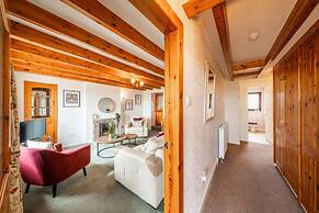 Bellrock View - Traditional Coastal Retreat