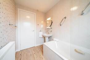 Bellrock View - Traditional Coastal Retreat