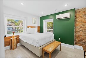 Cozy Comfortable and Quiet Suites