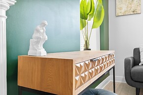 Cozy Comfortable and Quiet Suites