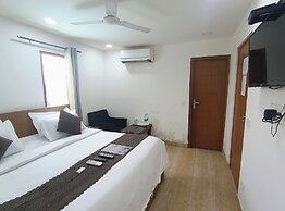 Hotel Crystel Residency