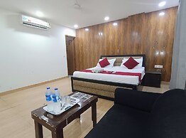 Hotel Crystel Residency